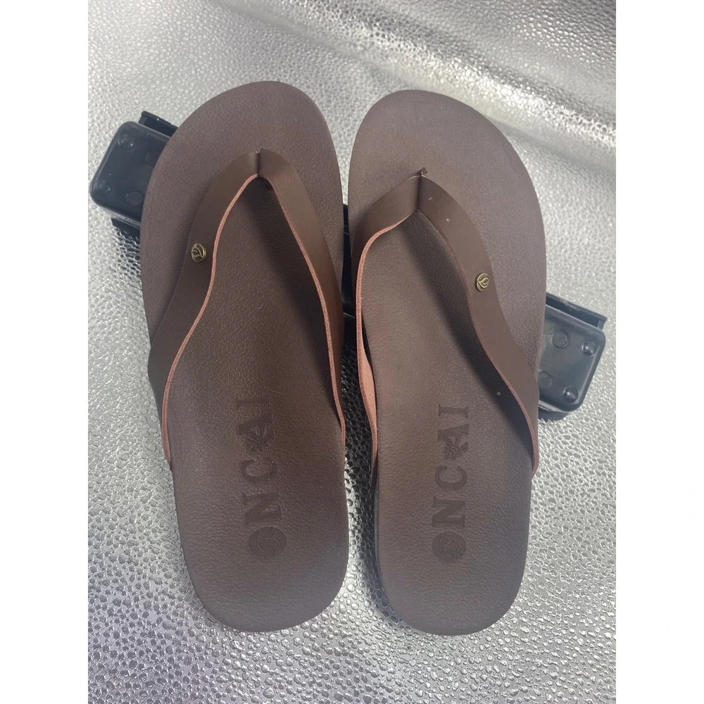 ONCAI Mens Flip Flops Brown Thong Sandals Arch Support Beach Shoes Size 7 US